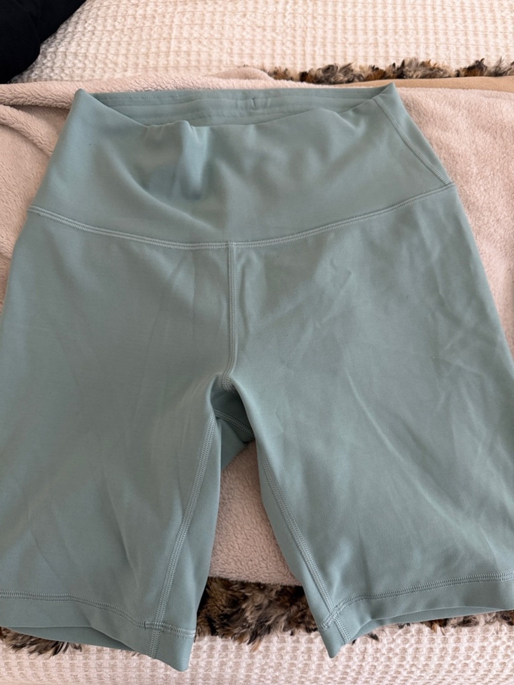 Lululemon High-Rise Sage Green & grey Women’s Bike Shorts